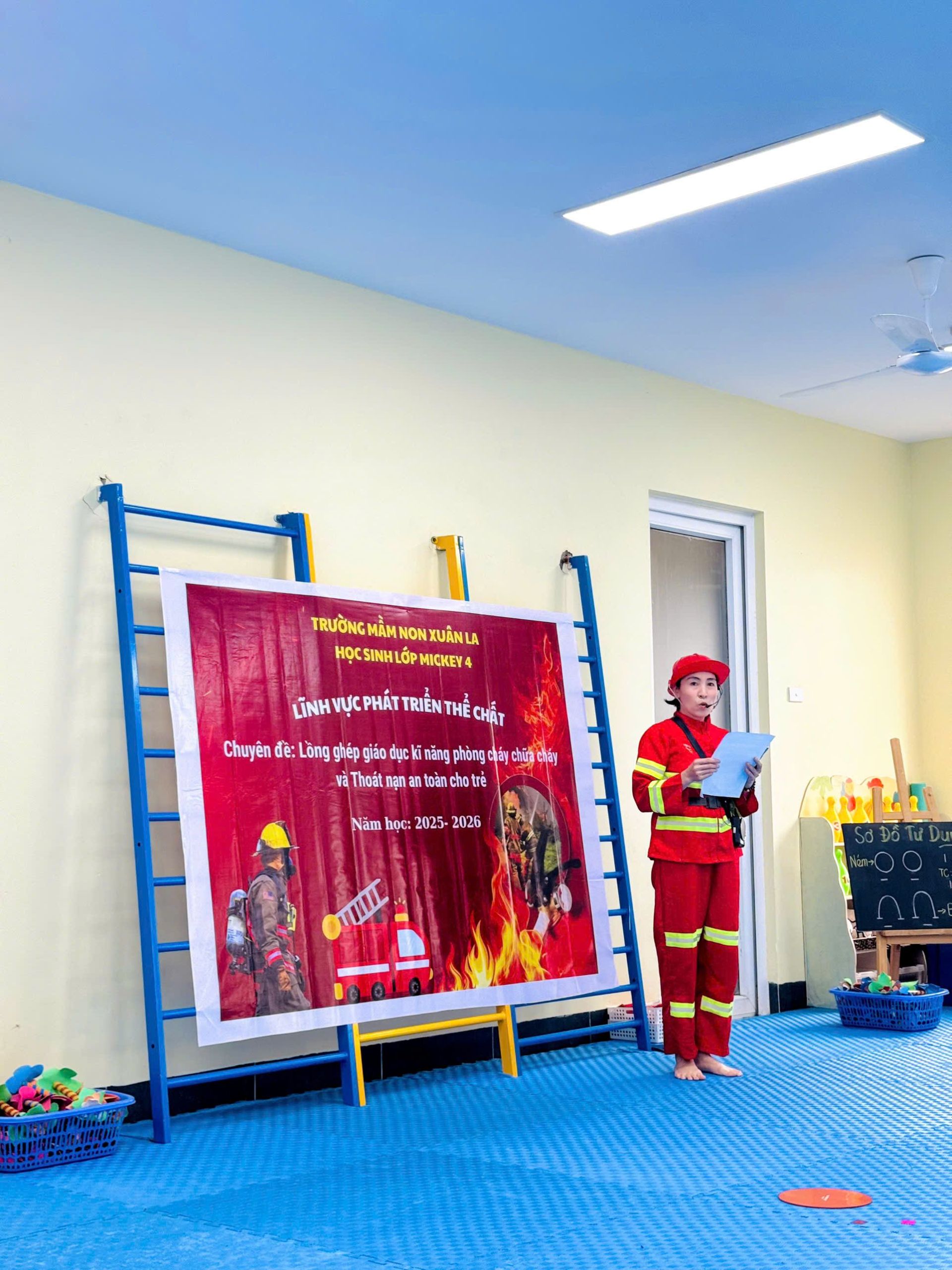 z7160296567488_7738420cccda25a41cc6417a679699fc